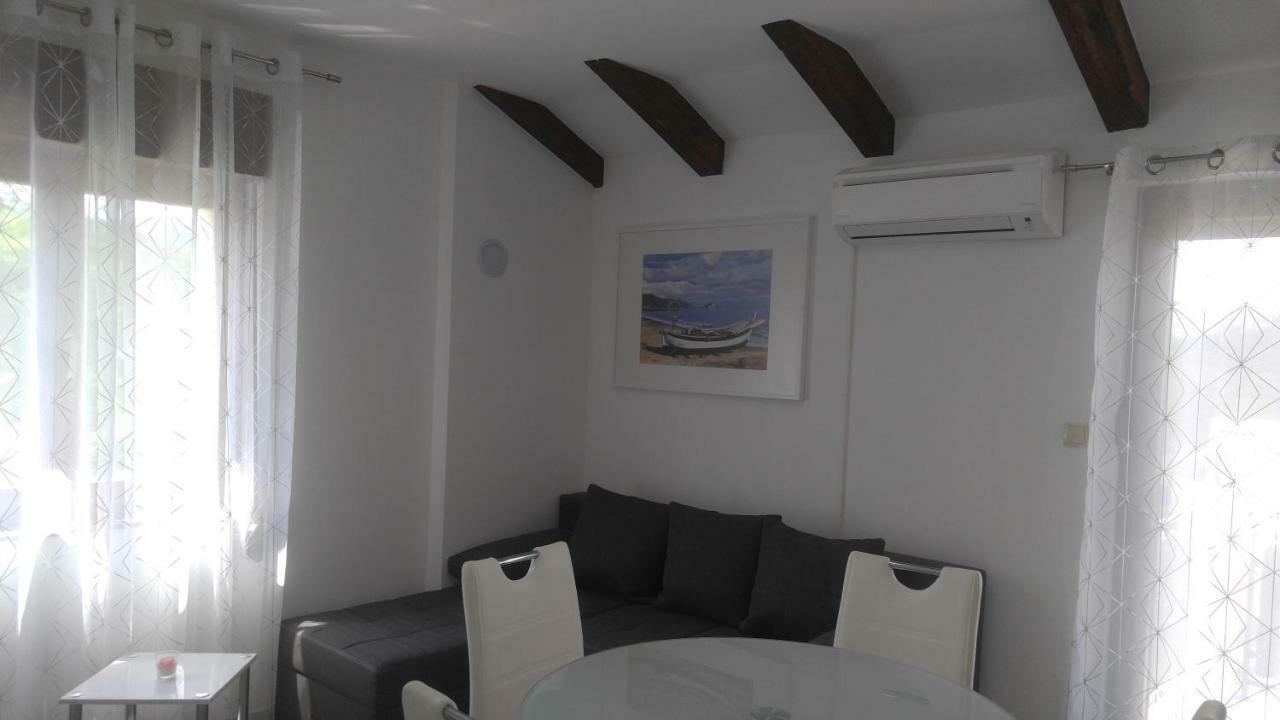 Apartmani Roberta Jurdani Eksteriør billede